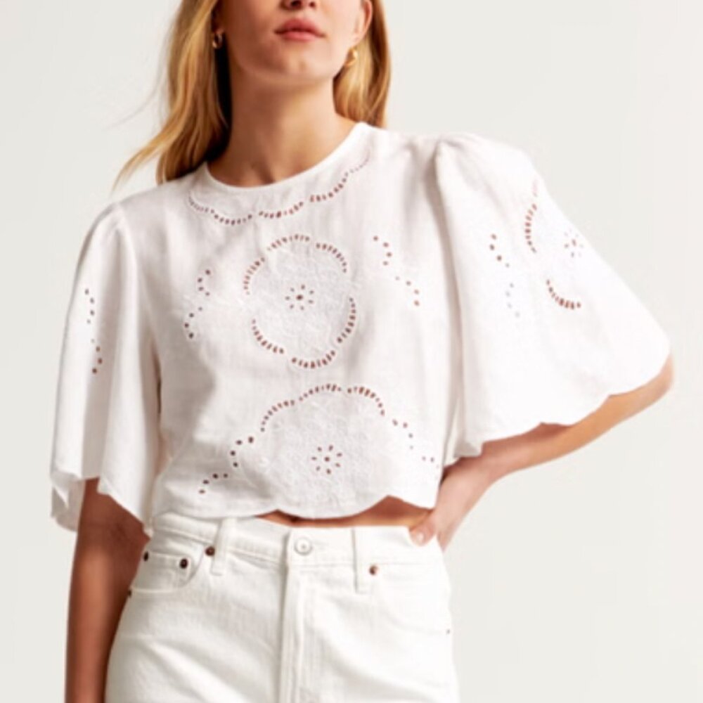 NWT Abercrombie Angel Sleeve White Embroidered Top, Small